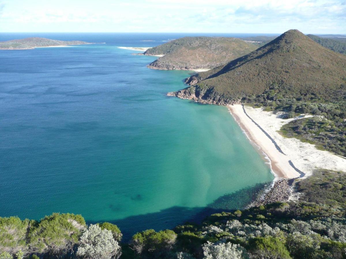 Dutchie'S Dream - Glorious Views And Opposite Dutchies Beach Nelson Bay Exteriör bild